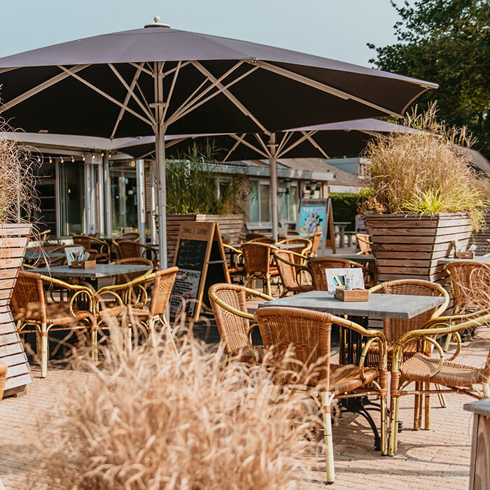 Geniet bij de Heische tip op het terras buiten